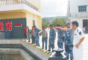 某部領導蒞臨工地現(xiàn)場檢查指導工作